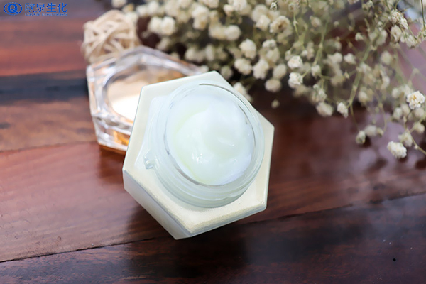 哪家化妝品廠家生產(chǎn)的滋潤(rùn)霜比較好用？