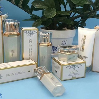 頸部肌膚保養千萬不要忽視！