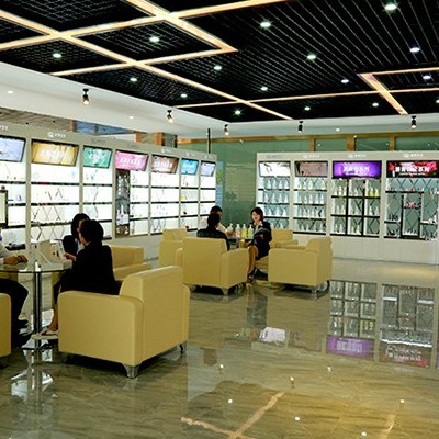 化妝品專營店轉(zhuǎn)型關(guān)鍵在于服務(wù)與體驗(yàn)