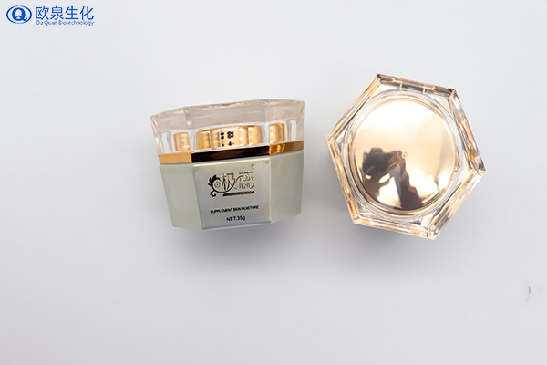 化妝品OEM廠家:如何選擇適宜的保濕產(chǎn)品？